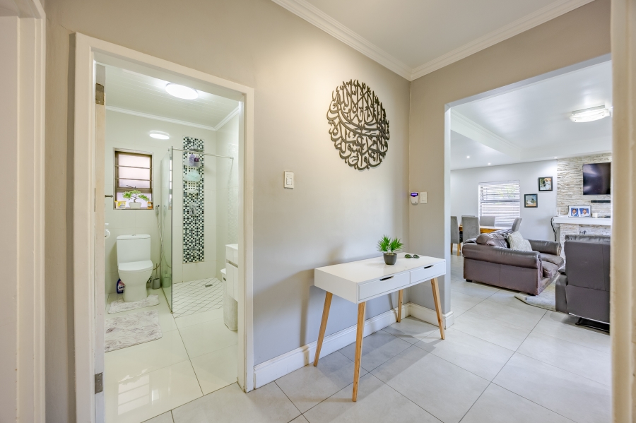 3 Bedroom Property for Sale in Avondale Western Cape